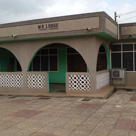 M-R Lodge Mankesim Екстериор снимка