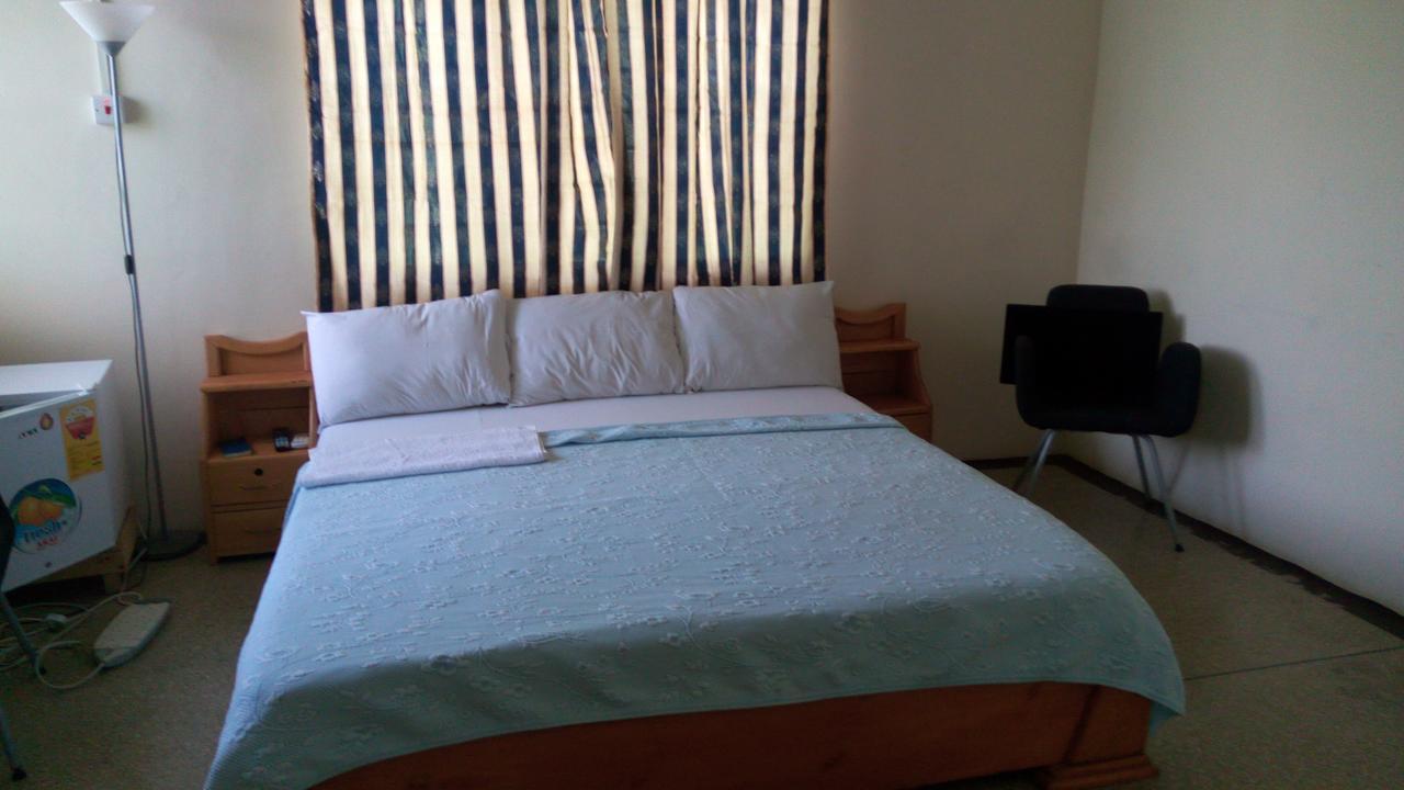 M-R Lodge Mankesim Екстериор снимка
