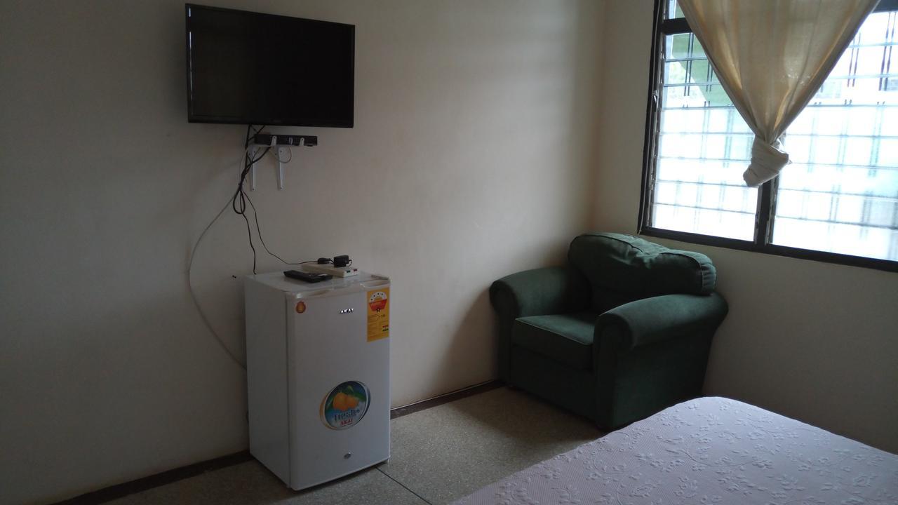 M-R Lodge Mankesim Екстериор снимка