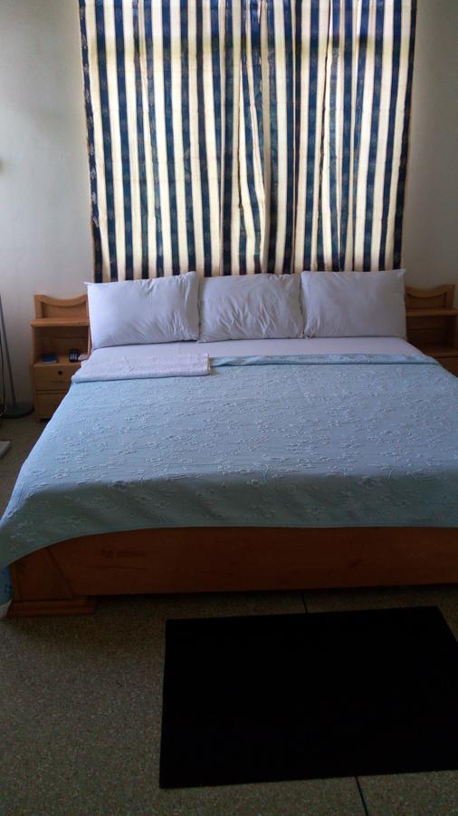 M-R Lodge Mankesim Екстериор снимка