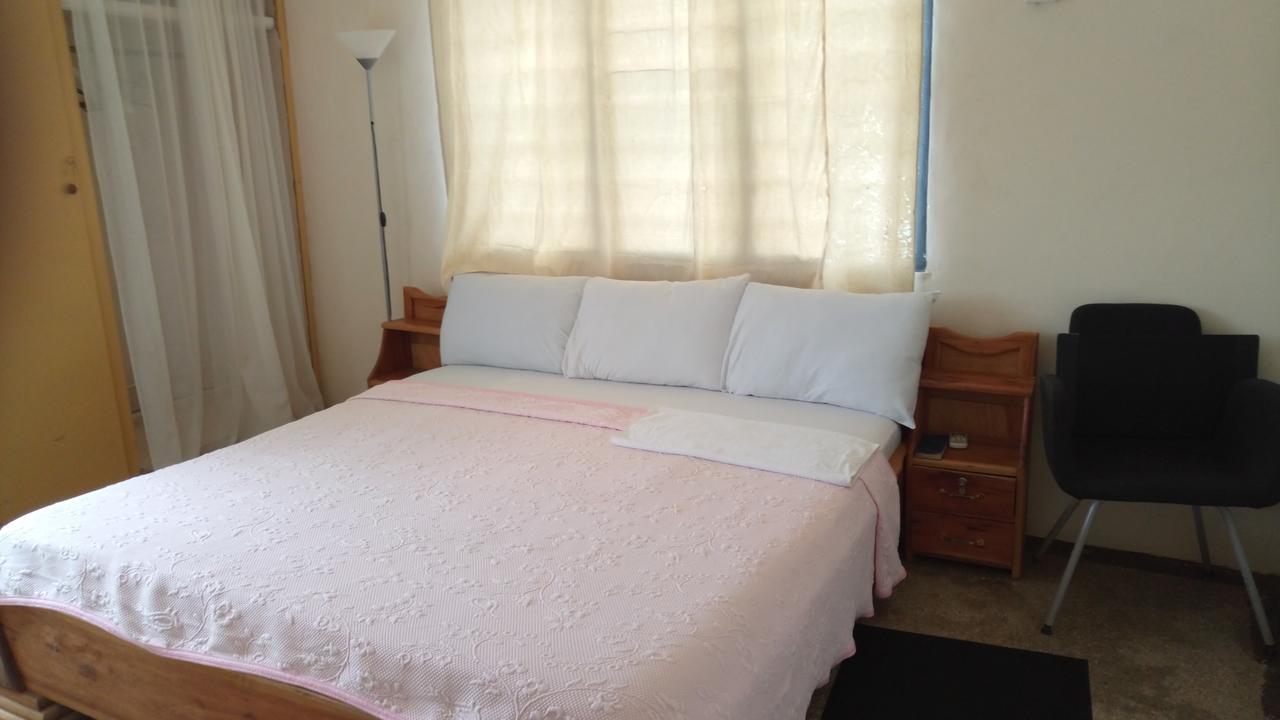 M-R Lodge Mankesim Екстериор снимка